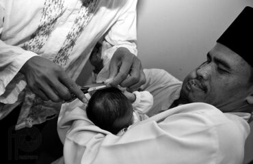 fajrul-islam-upacara-potong-rambut-payi Tradisi Potong Rambut Bayi