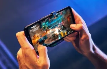 ROG Phone II Menggunakan Layar AMOLED