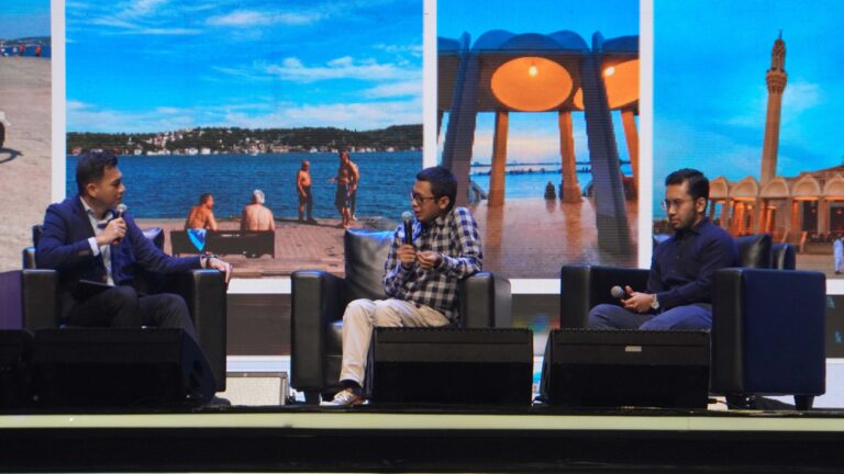 Fajrul Islam menjadi narasumber talkshow jualan foto di internet di Pertamina Digital