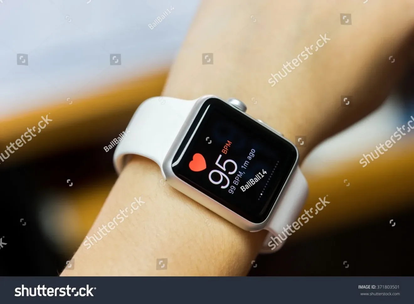 8 Ide Stok Foto untuk Dijual di Shutterstock: Perangkat Peringatan Medis