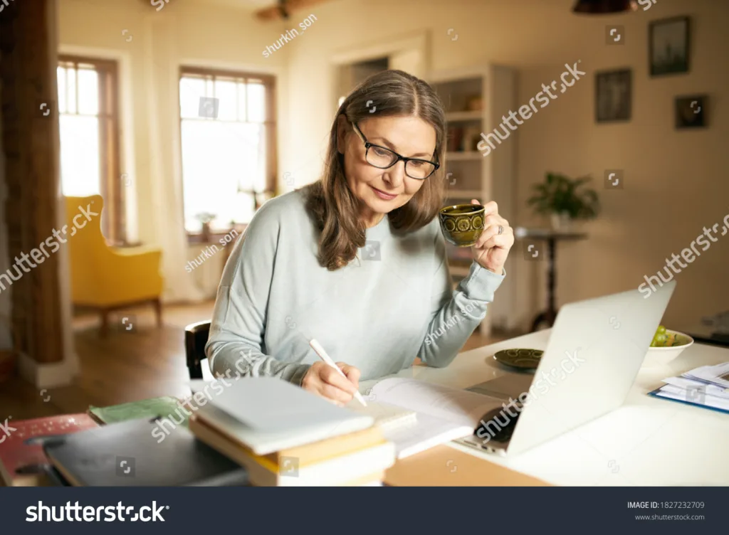 Ide Stok Foto untuk Dijual di Shutterstock Tema Resolusi Tahun Baru